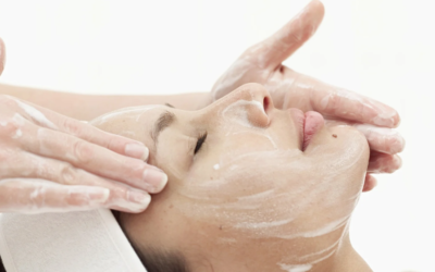 Wedding Preparation: Wajah Kencang & Glowing Tanpa Suntik dengan V Lift Glow Facial