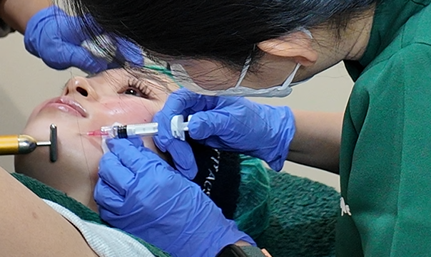 FTP Lift Booster – Signature Skin Booster dengan Efek Lifting Instan & Hasil Tahan Lama